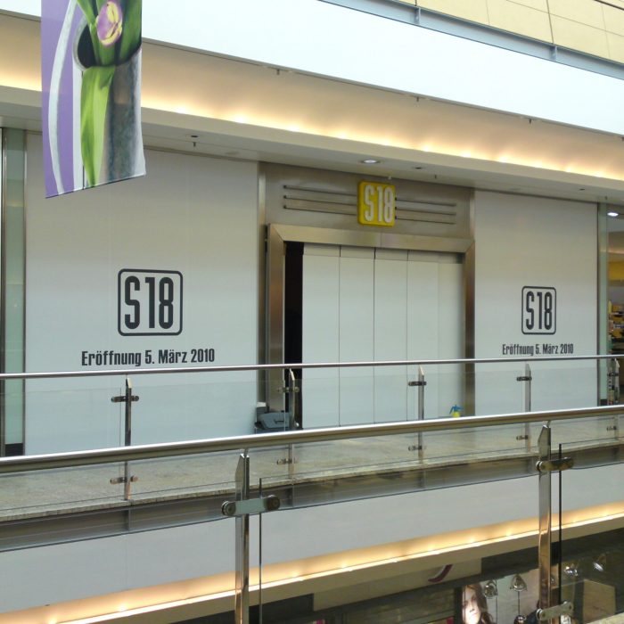 Leuchtkasten und Storewerbung S18 Altmarktgalerie Dresden