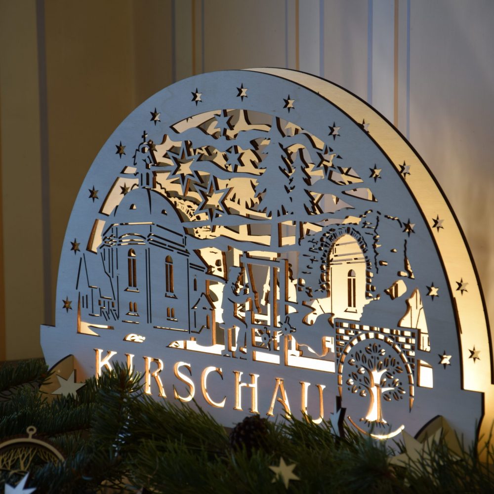 beleuchteter Schwibbogen für die Gemeinde Kirschau