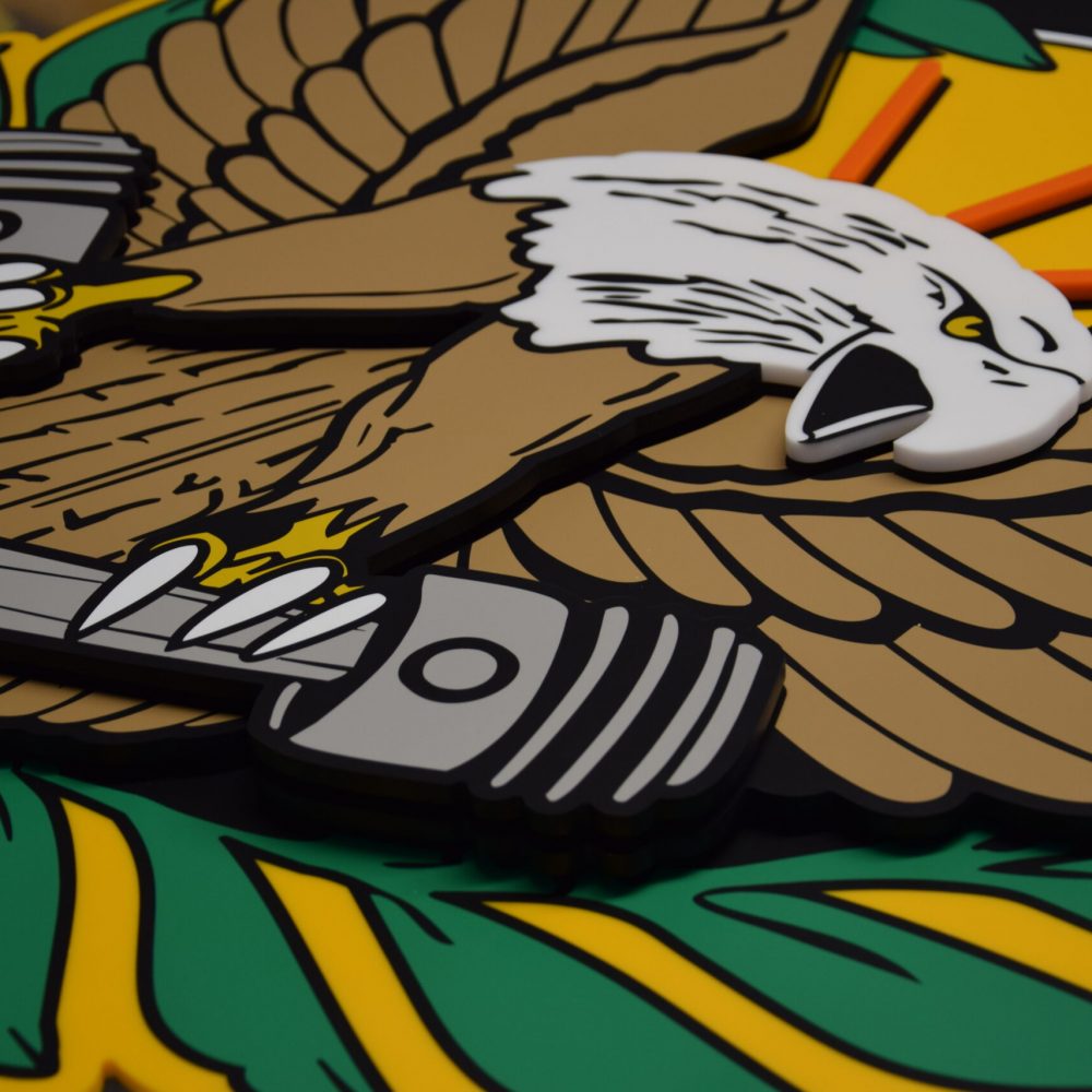 Detailreiches 3D-Wappen mit Road Eagle Arnsdorf Adler-Motiv und erhabenen Buchstaben für Werbezwecke