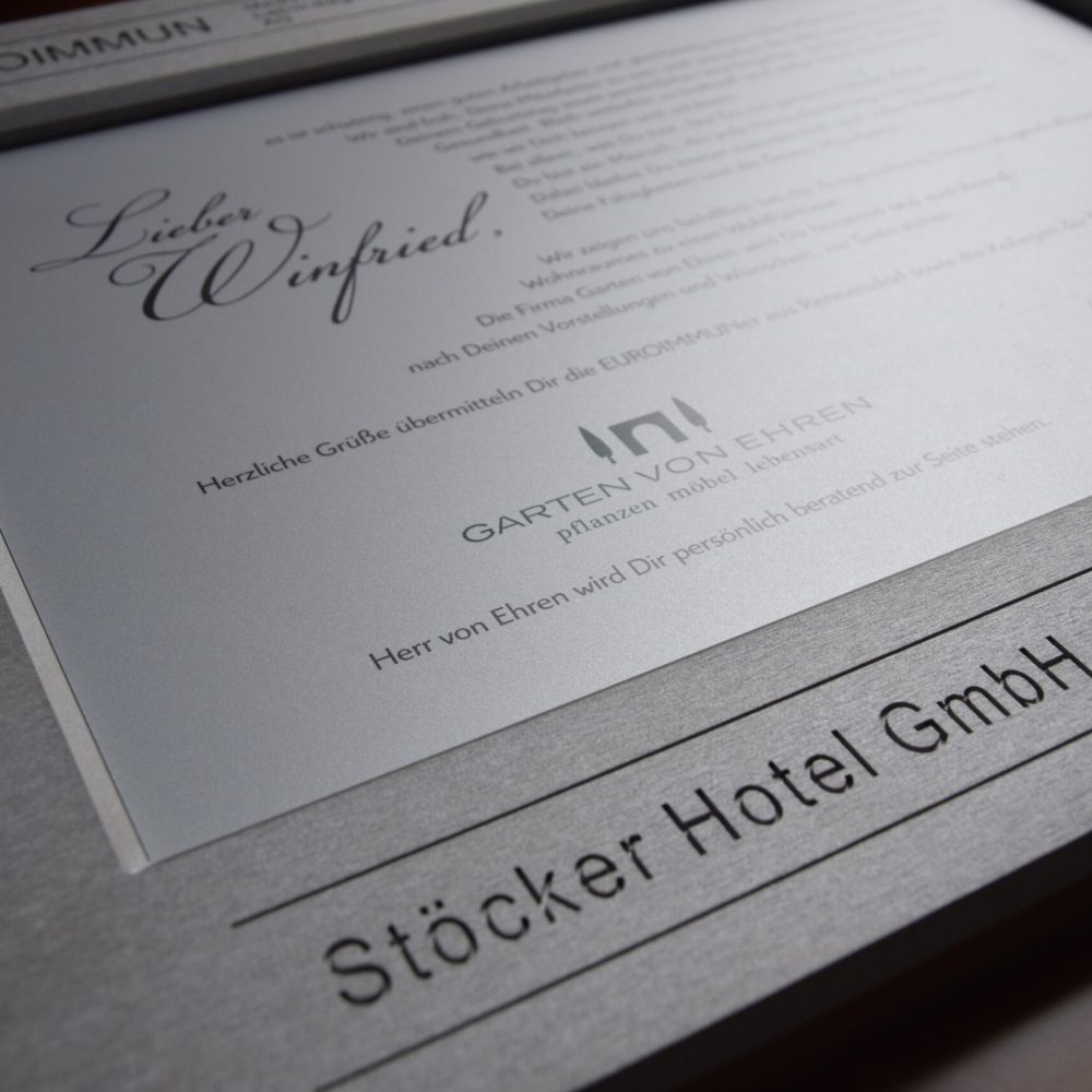 hochwertig gravierter Bilderrahmen