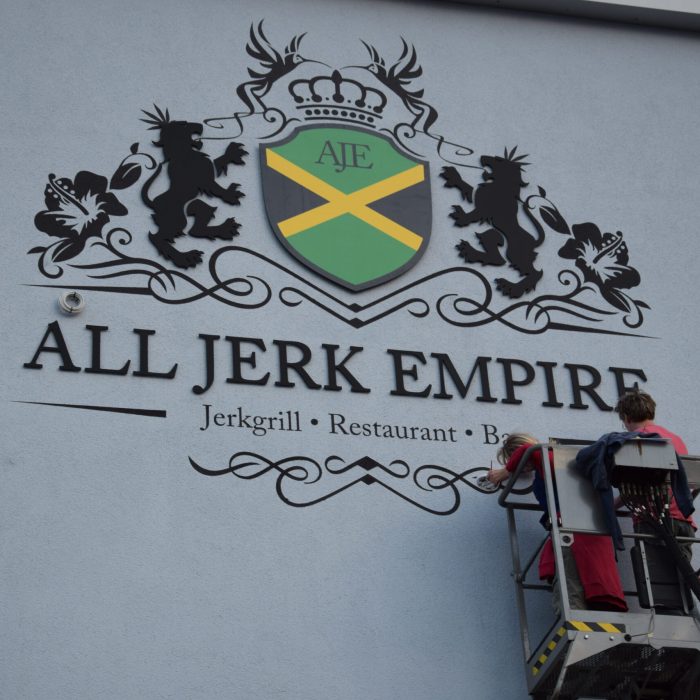 Montage und Fassadenmalerei 3D Außenfassade All Jerk Empire