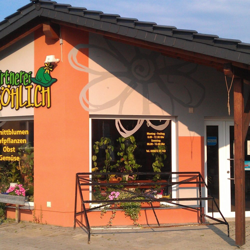 Gärtnerei Fröhlich Fassadenmaerei und Schild aus Acryl