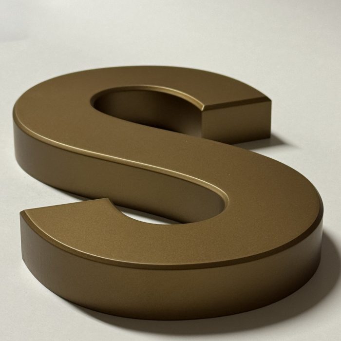 hochwertig lackierte CNC gefräste Buchstaben